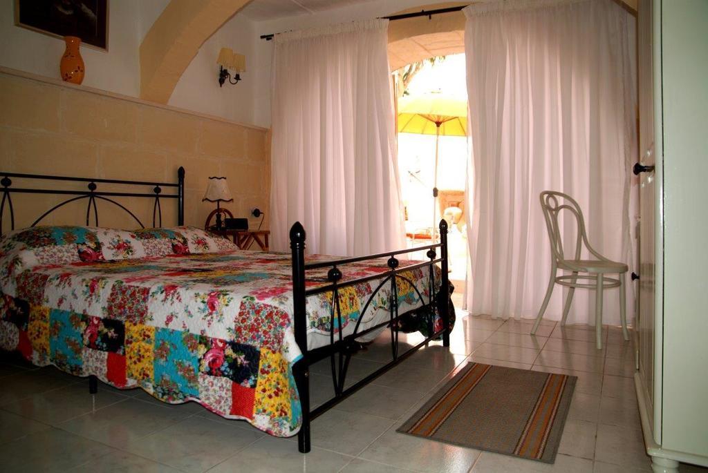 Anna Karistu Accommodation Kerċem Quarto foto