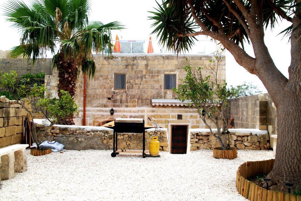 Anna Karistu Accommodation Kerċem Exterior foto